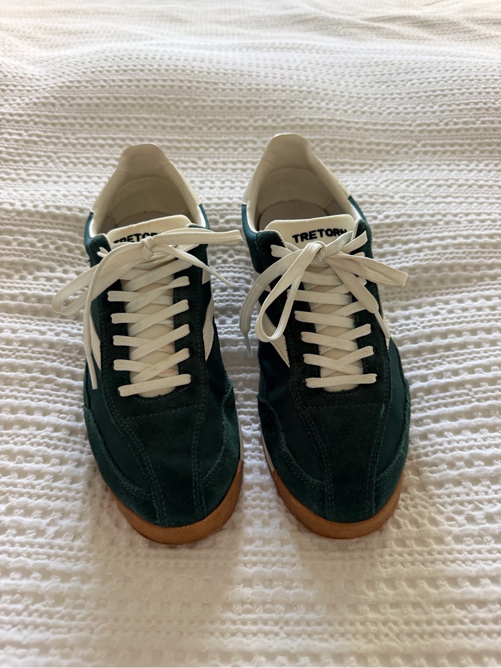 Tretorn women’s Green Suede Sneakers with White Laces - only worn a few times